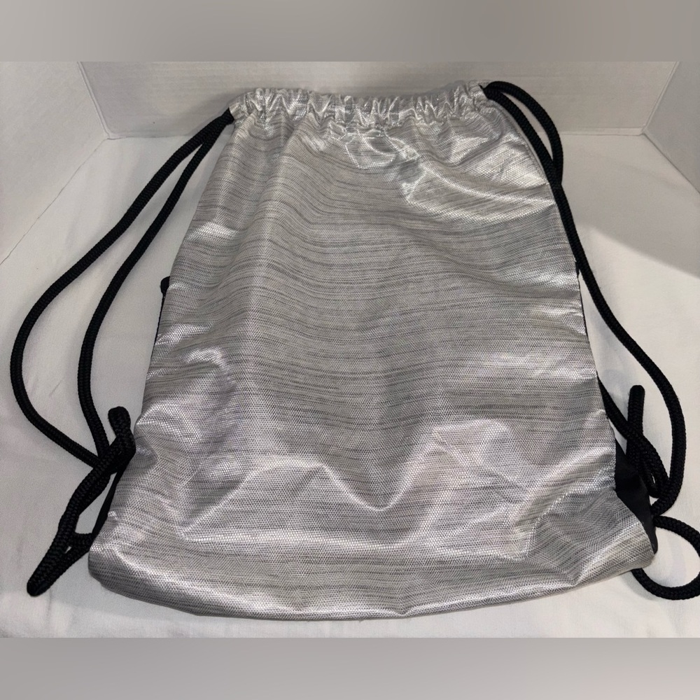 Adidas Drawstring Sack - Picture 2 of 9